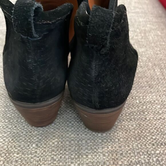 Lucky Brand Black booties Size 10/42 get ready for Back to school and Fall - Picture 8 of 11